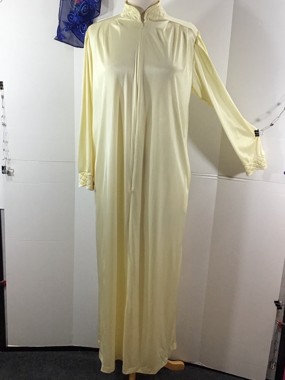Vintage Vassarette Pale Yellow Long half Zip-Front robe S/M